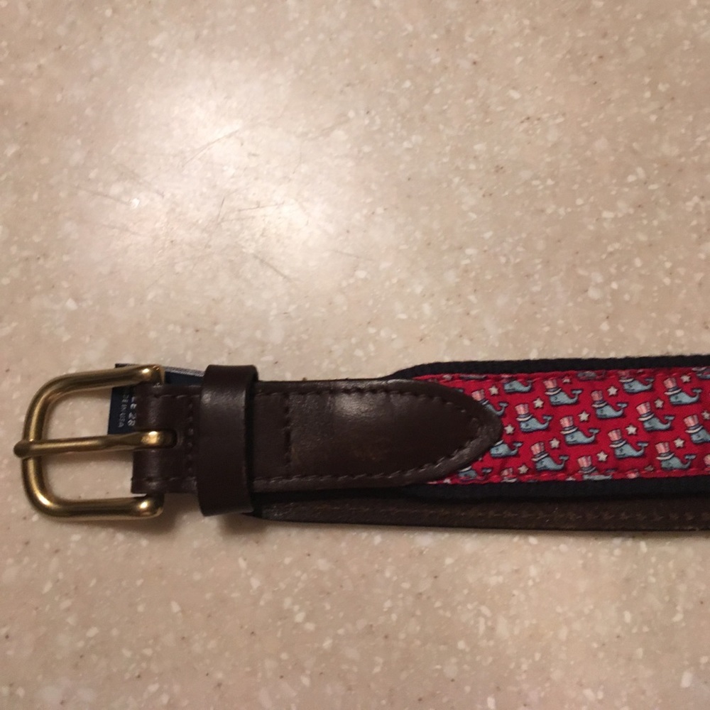 Boys Red Vineyard Vines 28" belt.
